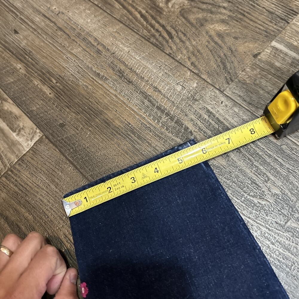 Johnny Was The Pull On Cropped Skinny Edwin Medium Embroidered Jeans size L - Picture 9 of 9